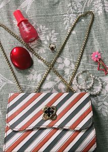 mixed-colour sling bag🤍