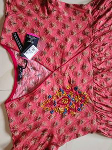 Floral Embroidered Pink Top🎊 Sale🥳🎉