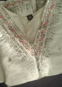 Elegant Embroidered Kurti Set