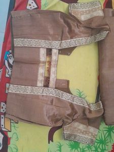 New Beautiful Saree With Blouse (Blouse Size 32 Xs