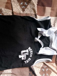 Cool Black Sleeveless Tee