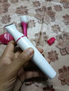 Eyebrow And Hair Trimmer