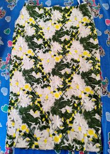 Floral Embroidered pencil skirt