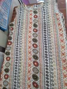 Bodi &amp; Mind Patterned Kurti With Leggings- Size M
