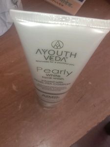 Ayouthveda Pearl Brightening Face Wash