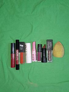 Lipstick Bundle &amp; Makeup Sponge 