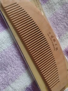 Light brown Wood Hair Comb