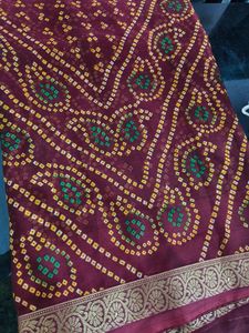 Maroon Bandhini
