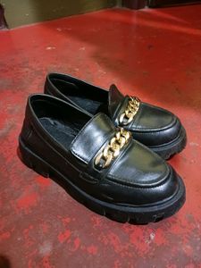 Chunky Chain Loafers