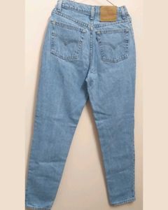 Levi&#39;s Woman Mom Jeans