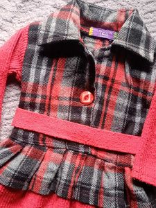Girl&#39;s Plaid Dress with Corduroy Sleeves
