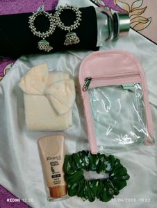 Beauty &amp; Accessory Bundle