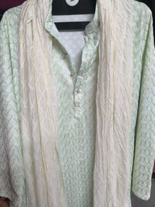 Elegant Kurta Set (chunari free)