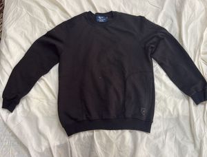 Classic Black Sweatshirt For Winters