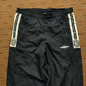 UMBRO ENGLAND TRACKPANT BLACK