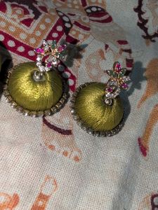 Bangles along with Earrings 💚
