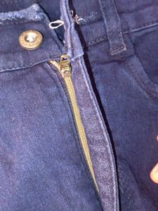 Dark Blue Flared Jeans with cute fimbrie this.