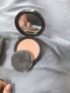 Faces Canada Compact