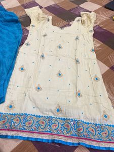 Salwar suit