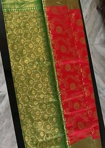 New Elegant Red &amp; Green Saree With Blouse Piece