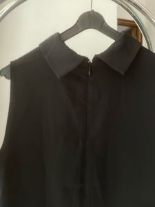 Chic Black Sleeveless Top