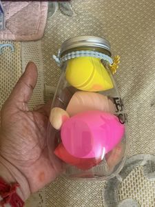 Beauty Blender Faces Canada