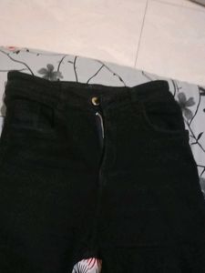 Black High-Waisted Jeans