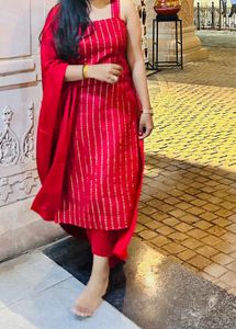 Red Pretty Kurta And Dupatta No pants