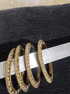 4 Piece Of Bangles