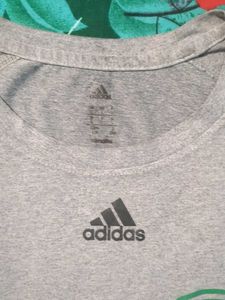 Adidas Tshirt