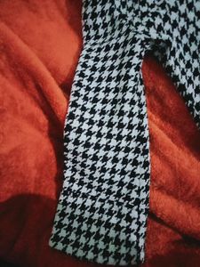 black and white Bell sleevs warm caot for ladies