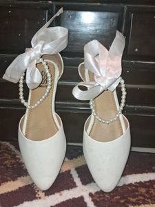 White Pear Band Sandle With Cute Bow