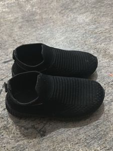 Kids Black Sneakers(3 To 4 Yrs )