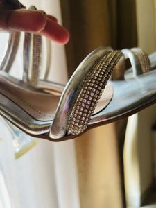 Dazzling Inc5 heels| Size-7.5