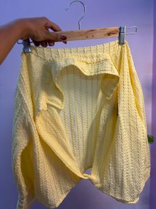 Pretty pastel yellow top!!!💛💛💛💛💛