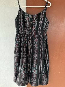 WOMEN PRINTED NOODLE STRAP DRESS