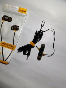 Realme Buds2, Brand New Earphones With Microphone