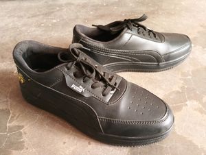 Black Shoes