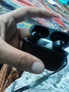 Wireless Earbuds - Like New!