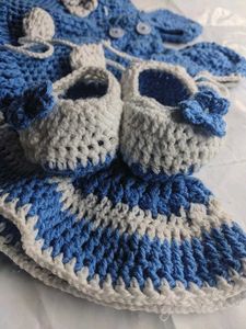 New Woolen Crochet Frock And Shoes For Baby Girl