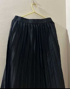 Elegant Black Pleated Skirt