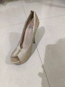 Glittery Gold Heels , Exactly Feet For 7,8 Uk Size