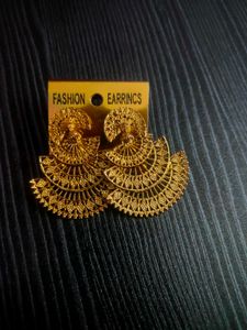Golden Earrings With Hair Clip