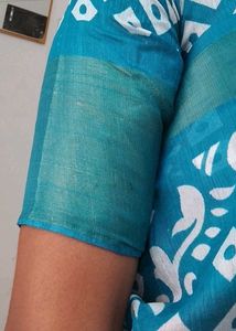 Teal &amp; White Print Saree