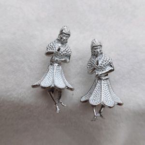 Dancing Doll