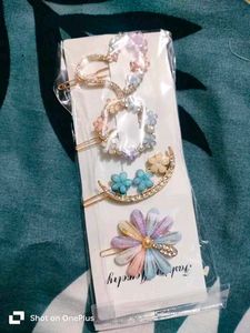 Floral Crystal 4 Hair Clips