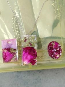 Customize Real Flower Pettels Resin Pendants