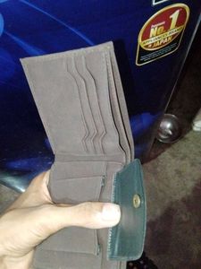 8 Packet On Wallet