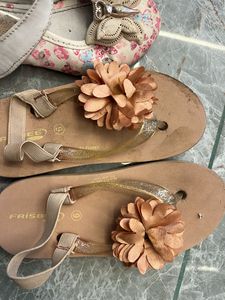 Kid Girl Slippers/ Sandals