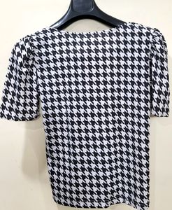 Geometrical Black White Top